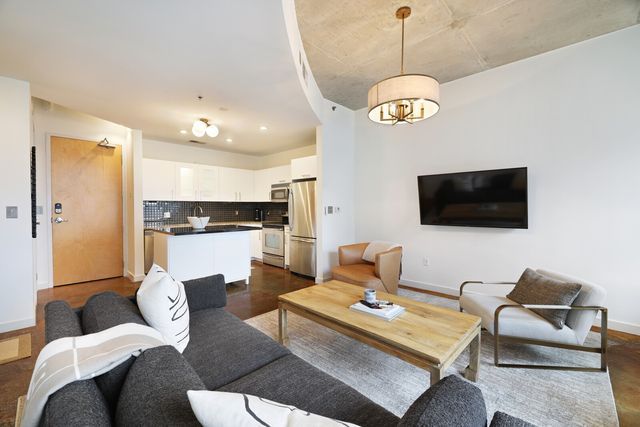 600 12th Ave S Apt 507, Nashville, TN 37203