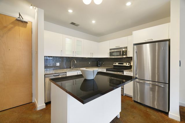 600 12th Ave S Apt 507, Nashville, TN 37203