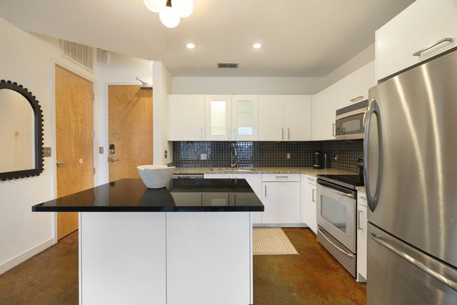 600 12th Ave S Apt 507, Nashville, TN 37203