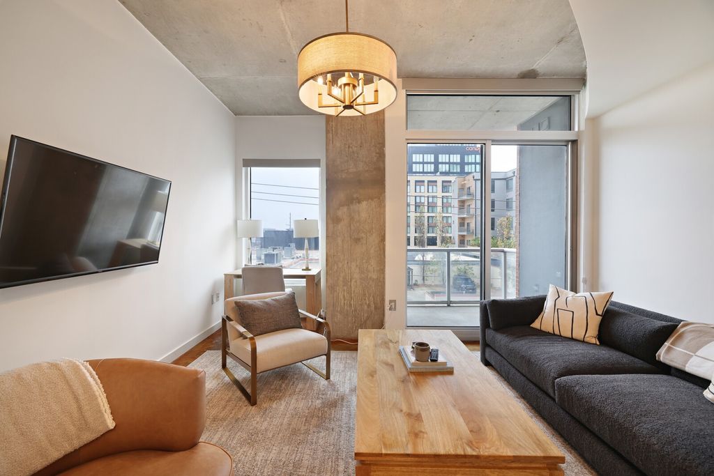 600 12th Ave S Apt 507, Nashville, TN 37203