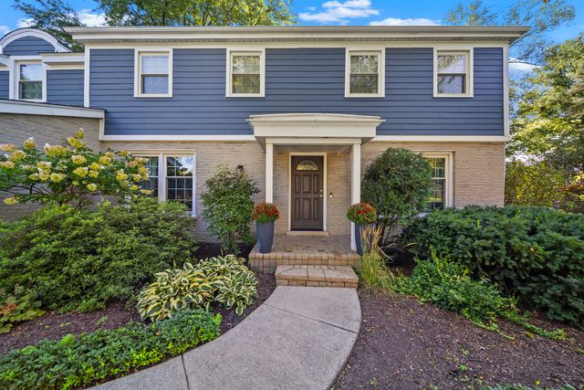 2820 Beckwith Court, Northbrook, IL 60062