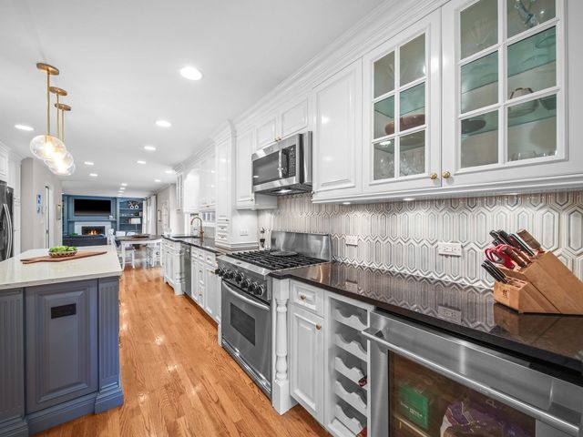 2820 Beckwith Court, Northbrook, IL 60062