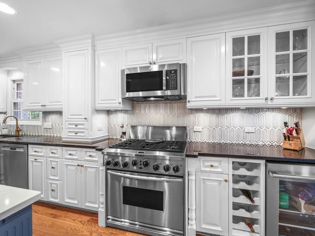 2820 Beckwith Court, Northbrook, IL 60062