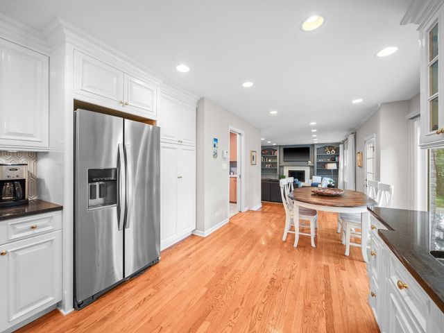 2820 Beckwith Court, Northbrook, IL 60062