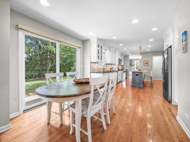 2820 Beckwith Court, Northbrook, IL 60062