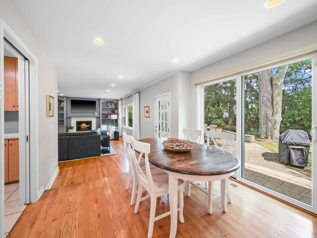 2820 Beckwith Court, Northbrook, IL 60062