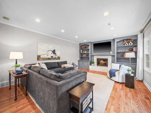 2820 Beckwith Court, Northbrook, IL 60062