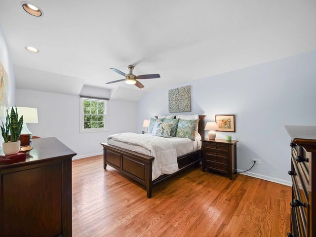 2820 Beckwith Court, Northbrook, IL 60062