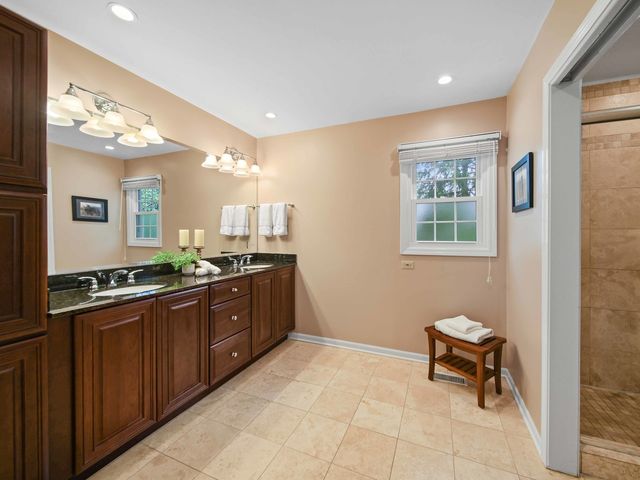 2820 Beckwith Court, Northbrook, IL 60062