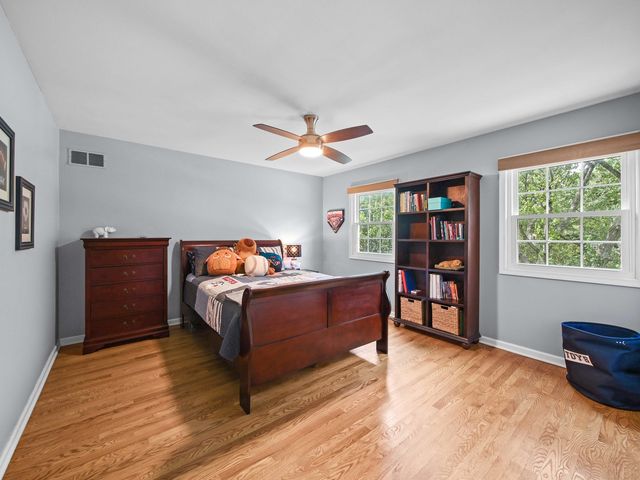 2820 Beckwith Court, Northbrook, IL 60062