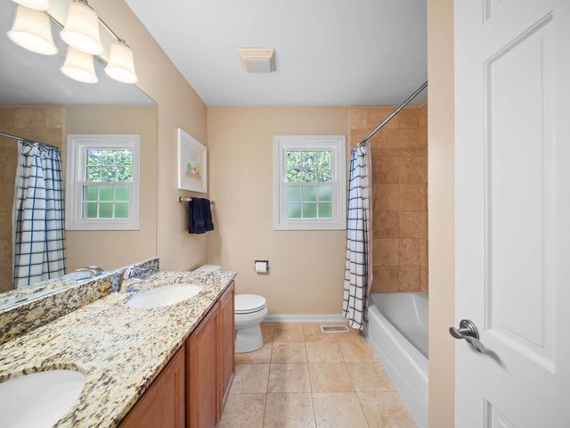2820 Beckwith Court, Northbrook, IL 60062