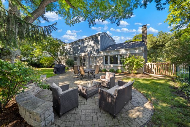 2820 Beckwith Court, Northbrook, IL 60062
