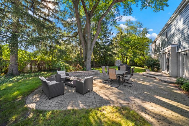 2820 Beckwith Court, Northbrook, IL 60062