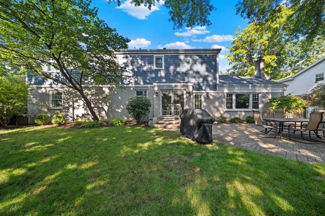 2820 Beckwith Court, Northbrook, IL 60062