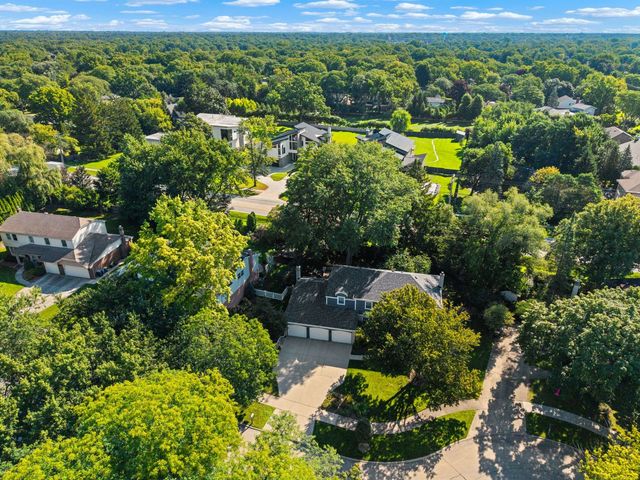2820 Beckwith Court, Northbrook, IL 60062
