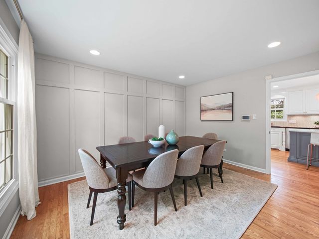 2820 Beckwith Court, Northbrook, IL 60062
