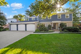 2820 Beckwith Court, Northbrook, IL 60062