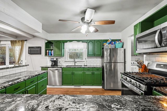1555 Schust Road, Saginaw, MI 48604
