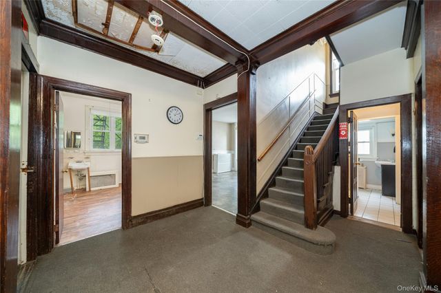 32 Ridgeview Avenue, White Plains, NY 10606