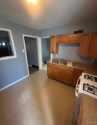 9611 Winkler Drive, St Louis, MO 63136