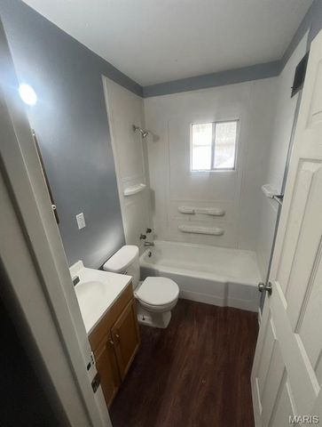 9611 Winkler Drive, St Louis, MO 63136