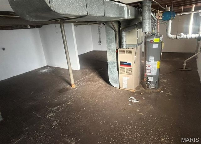 9611 Winkler Drive, St Louis, MO 63136