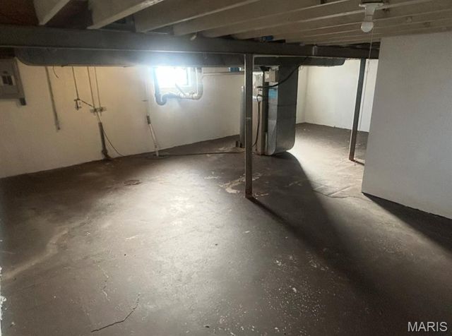 9611 Winkler Drive, St Louis, MO 63136