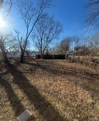 9611 Winkler Drive, St Louis, MO 63136