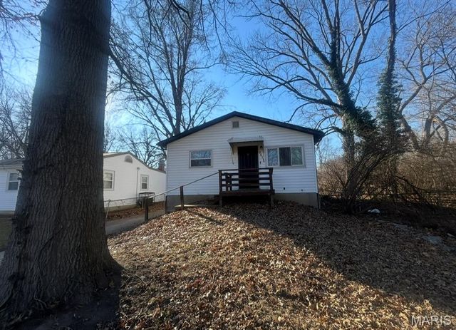 9611 Winkler Drive, St Louis, MO 63136