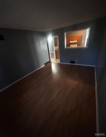 9611 Winkler Drive, St Louis, MO 63136