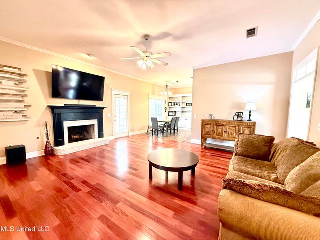 196 Woodlands Green Drive, Brandon, MS 39047