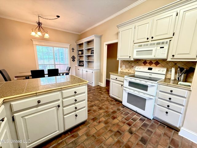 196 Woodlands Green Drive, Brandon, MS 39047