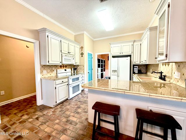 196 Woodlands Green Drive, Brandon, MS 39047
