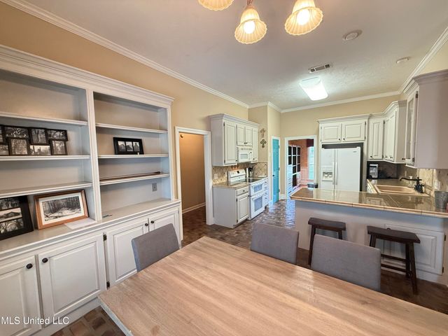 196 Woodlands Green Drive, Brandon, MS 39047
