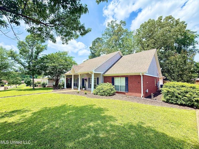 196 Woodlands Green Drive, Brandon, MS 39047