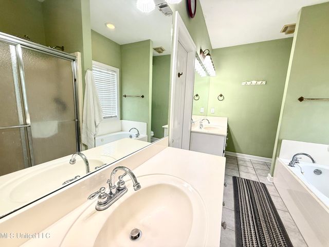 196 Woodlands Green Drive, Brandon, MS 39047
