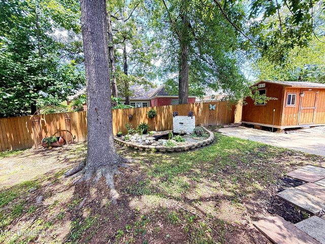 196 Woodlands Green Drive, Brandon, MS 39047