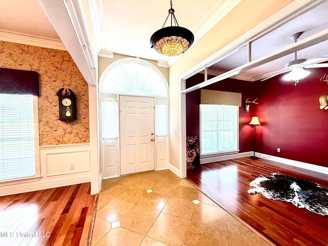 196 Woodlands Green Drive, Brandon, MS 39047