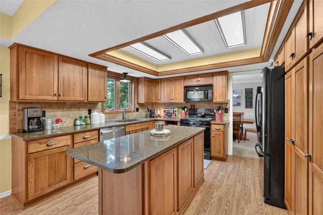 513 51st Street, West Des Moines, IA 50265