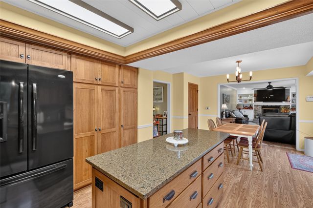 513 51st Street, West Des Moines, IA 50265