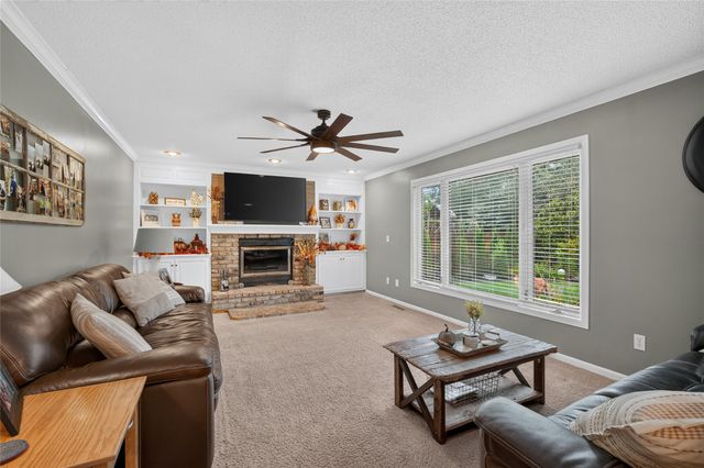 513 51st Street, West Des Moines, IA 50265