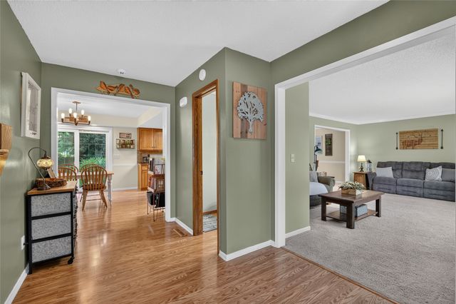 513 51st Street, West Des Moines, IA 50265
