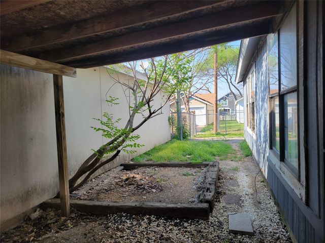 10315 Limestone Drive, Dallas, TX 75217