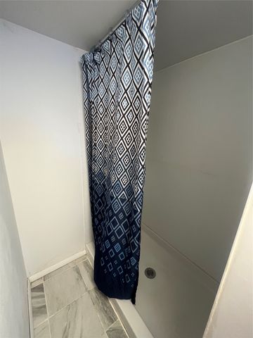 1053 W 20TH Street, Erie, PA 16502