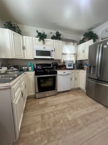 1053 W 20TH Street, Erie, PA 16502