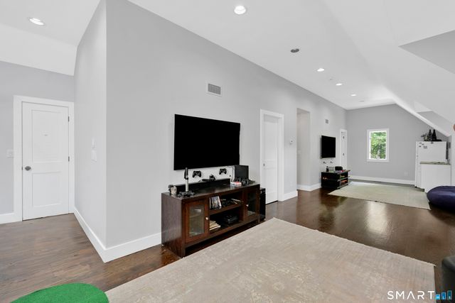 51 Oakengates, Avon, CT 06001