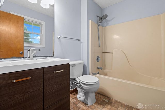 9595 Pence Jones Road, Waynesville, OH 45068