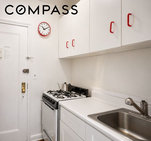 101 W 80th St Apt 2C, New York City, NY 10024