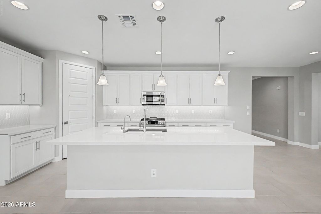 17822 W OREGON Avenue, Litchfield Park, AZ 85340 — photo 5