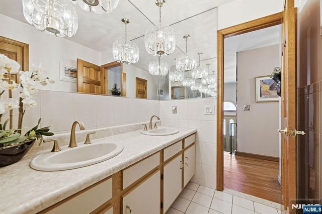 383 Talbot Drive, Fairfield, NJ 07004